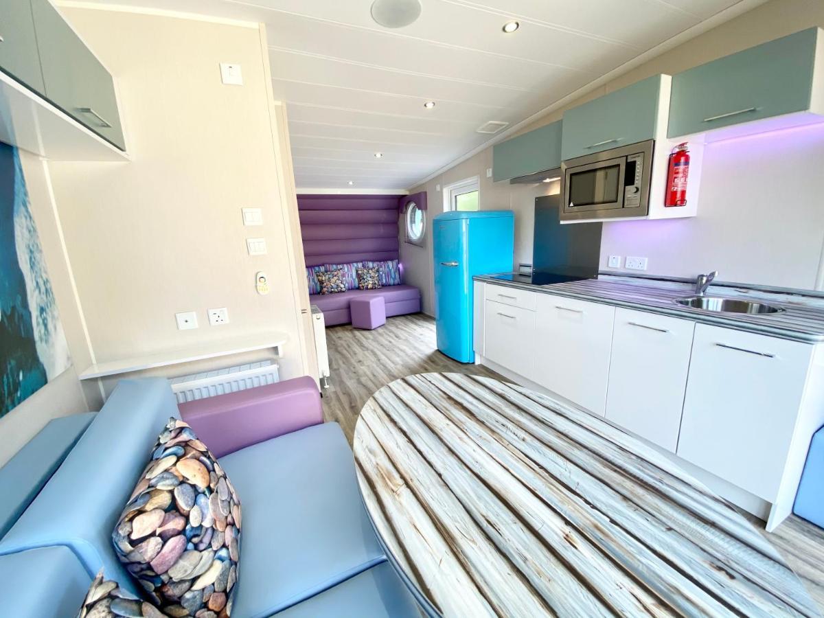 Elletson Park Wood Fired Hot Tubs, Caravans & Pods Pilling ภายนอก รูปภาพ