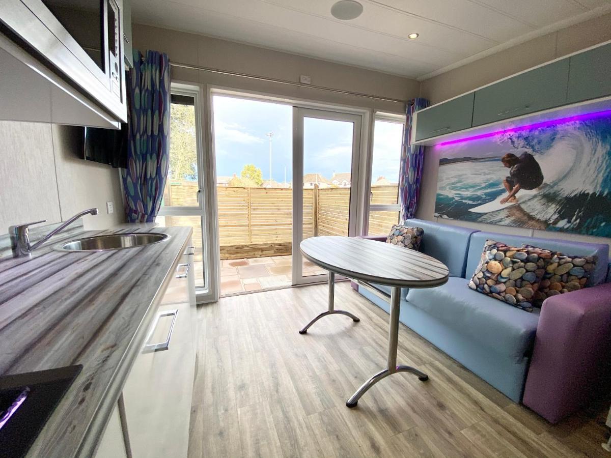Elletson Park Wood Fired Hot Tubs, Caravans & Pods Pilling ภายนอก รูปภาพ
