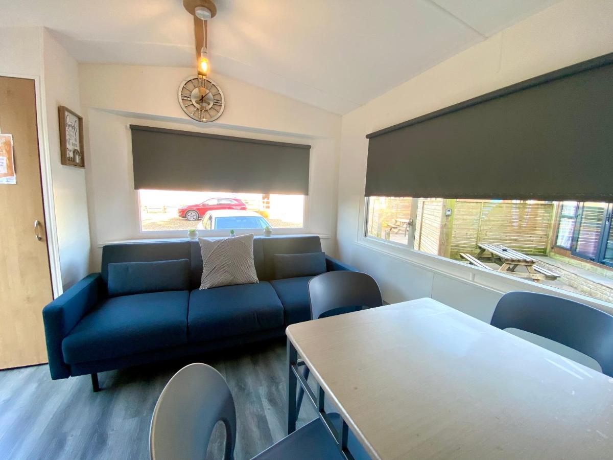 Elletson Park Wood Fired Hot Tubs, Caravans & Pods Pilling ภายนอก รูปภาพ
