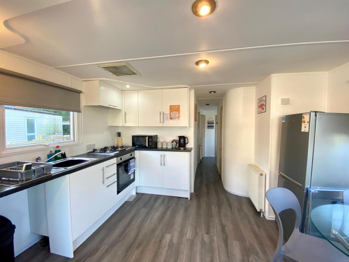 Elletson Park Wood Fired Hot Tubs, Caravans & Pods Pilling ภายนอก รูปภาพ