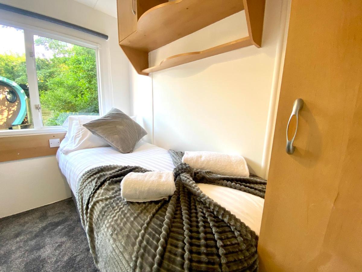 Elletson Park Wood Fired Hot Tubs, Caravans & Pods Pilling ภายนอก รูปภาพ