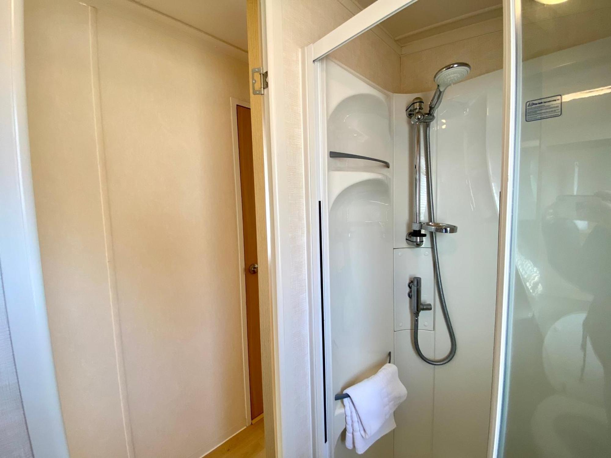 Elletson Park Wood Fired Hot Tubs, Caravans & Pods Pilling ภายนอก รูปภาพ