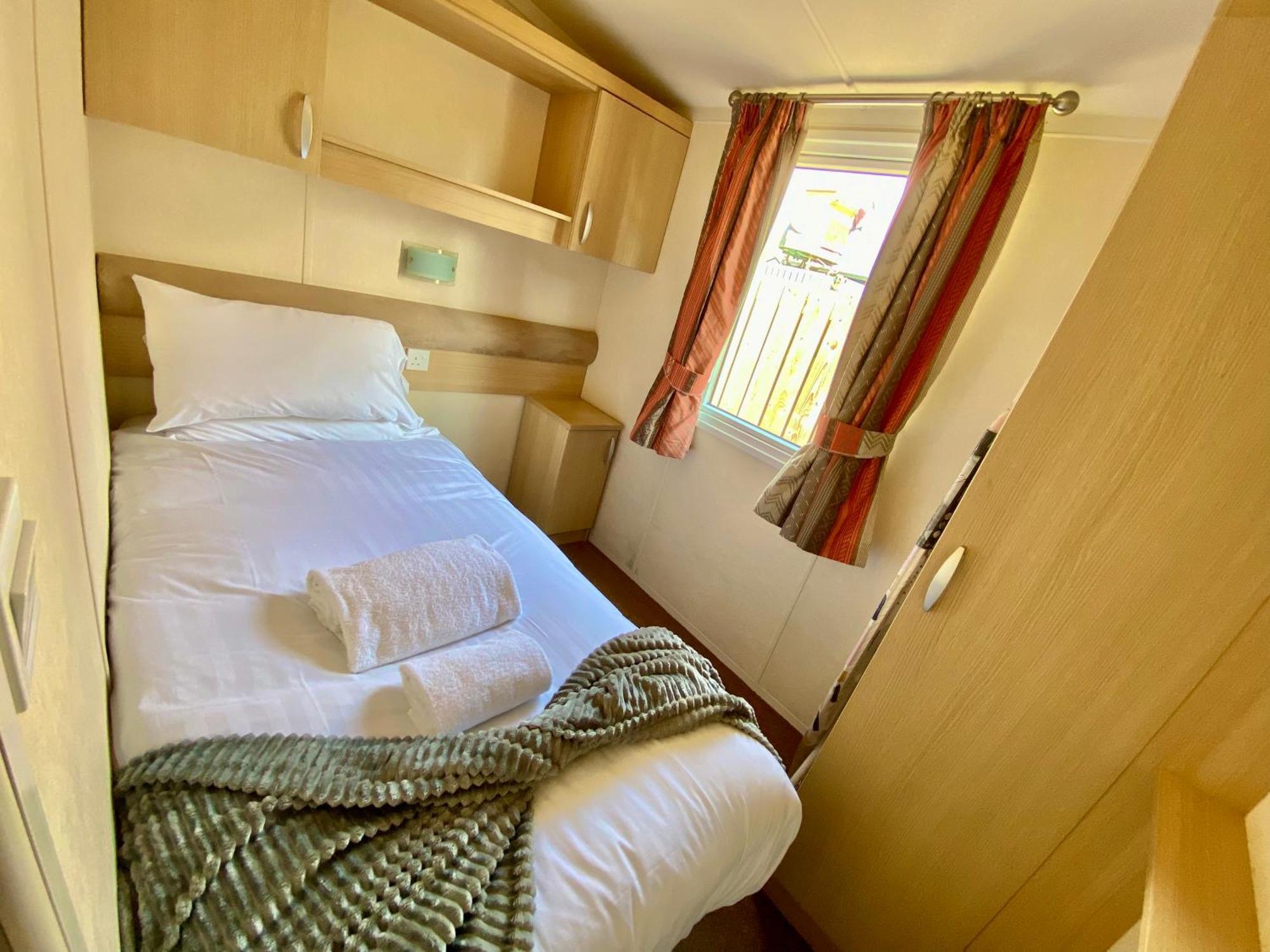 Elletson Park Wood Fired Hot Tubs, Caravans & Pods Pilling ภายนอก รูปภาพ