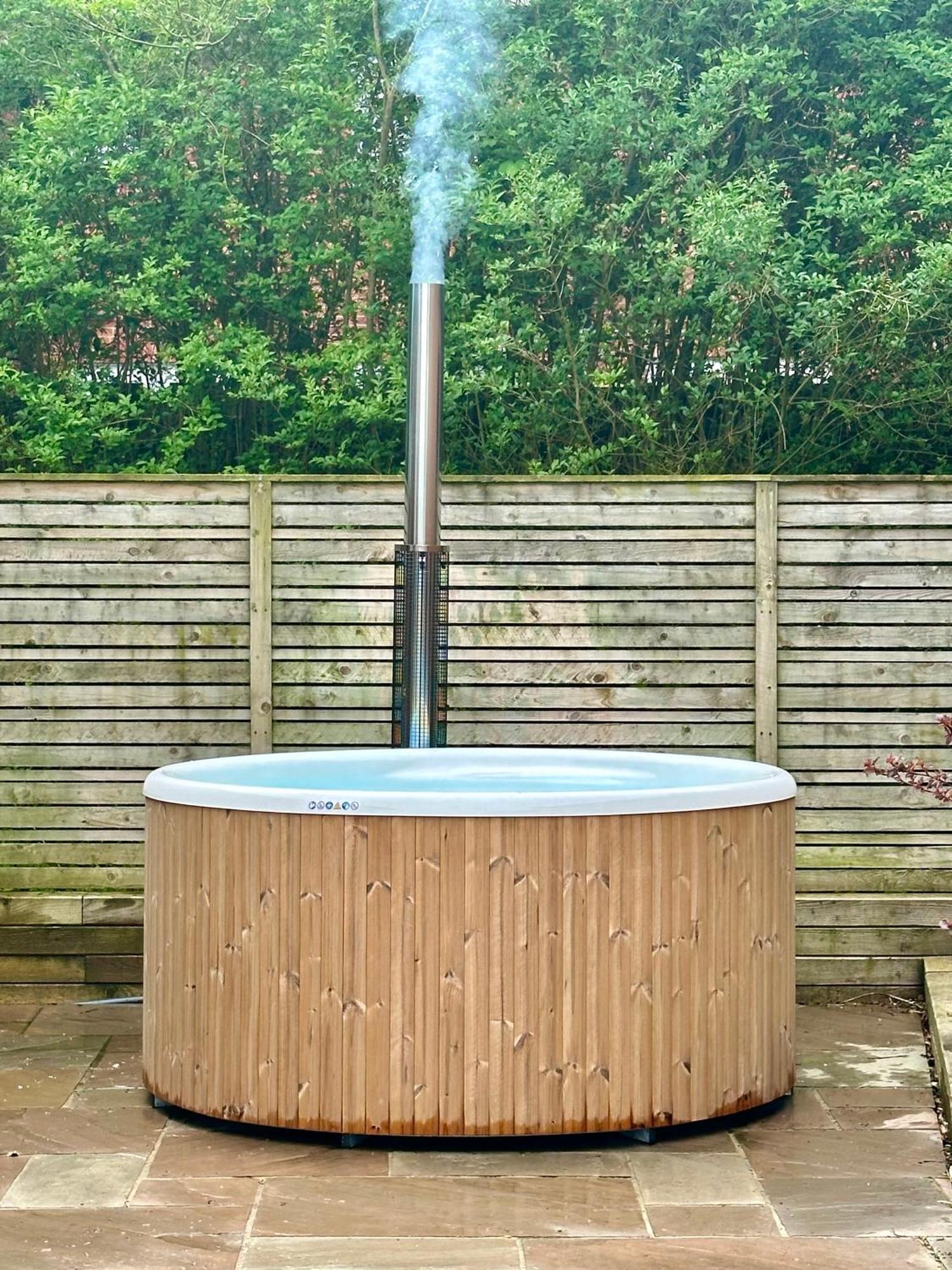Elletson Park Wood Fired Hot Tubs, Caravans & Pods Pilling ภายนอก รูปภาพ